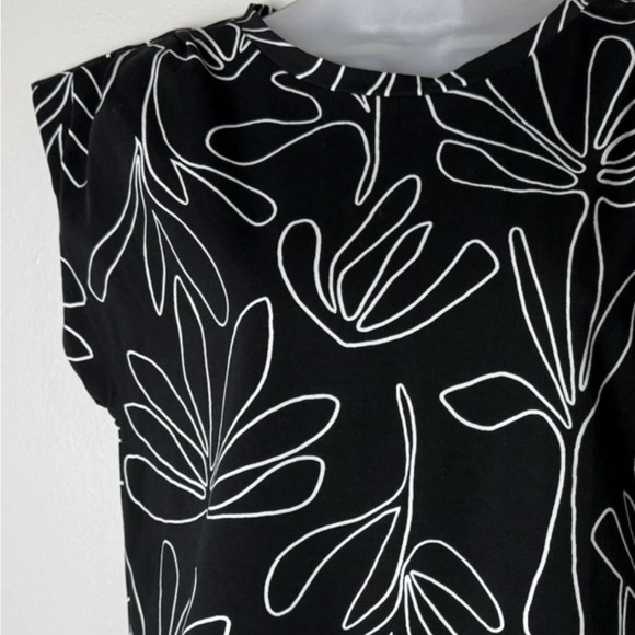 NEW Chico's Top Size 0 (Small) Pottery Tuck Short Sleeves Knit Blouse Floral - Picture 3 of 8